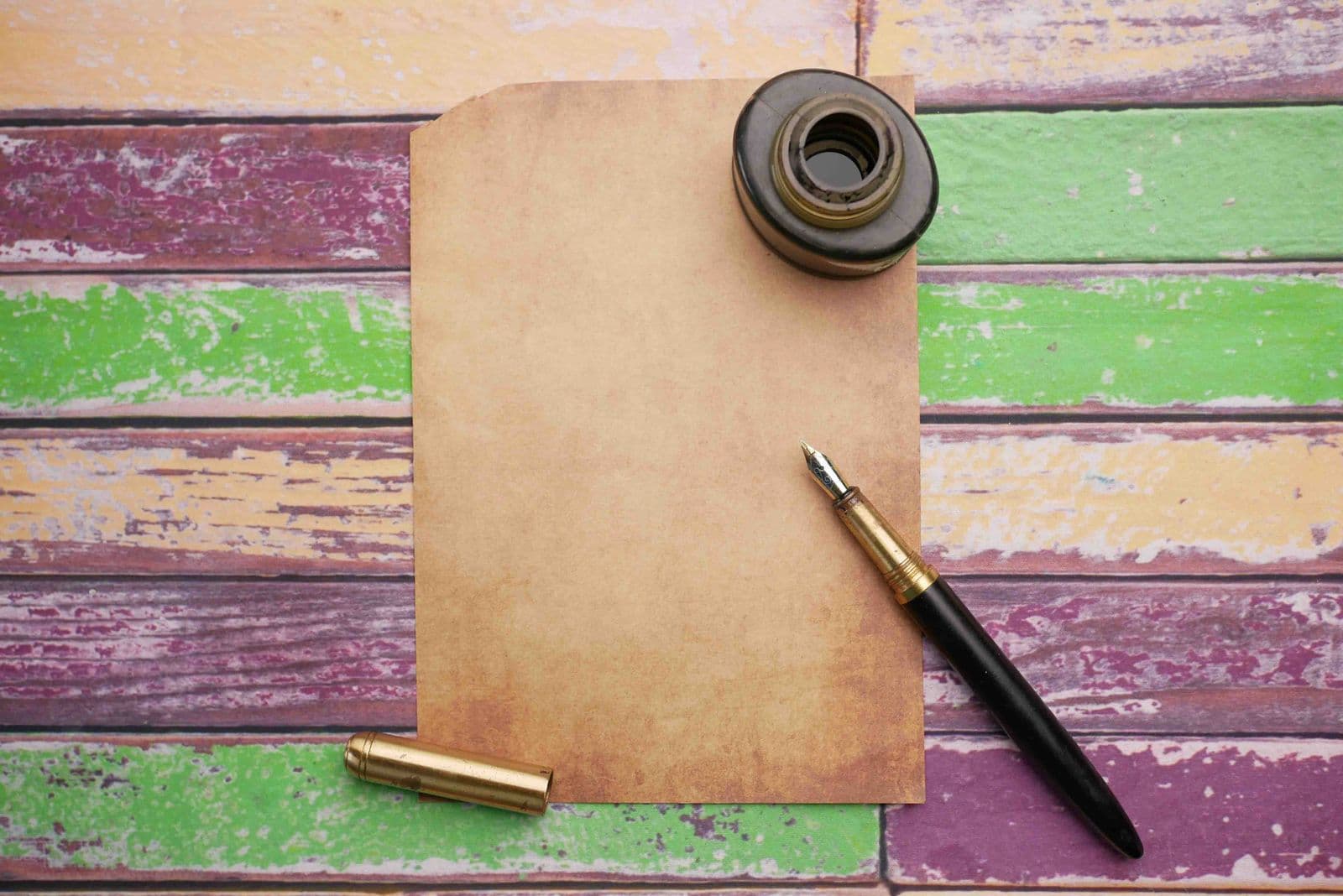 Photo : Towfiqu barbhuiya (Pexels) Plume et encre