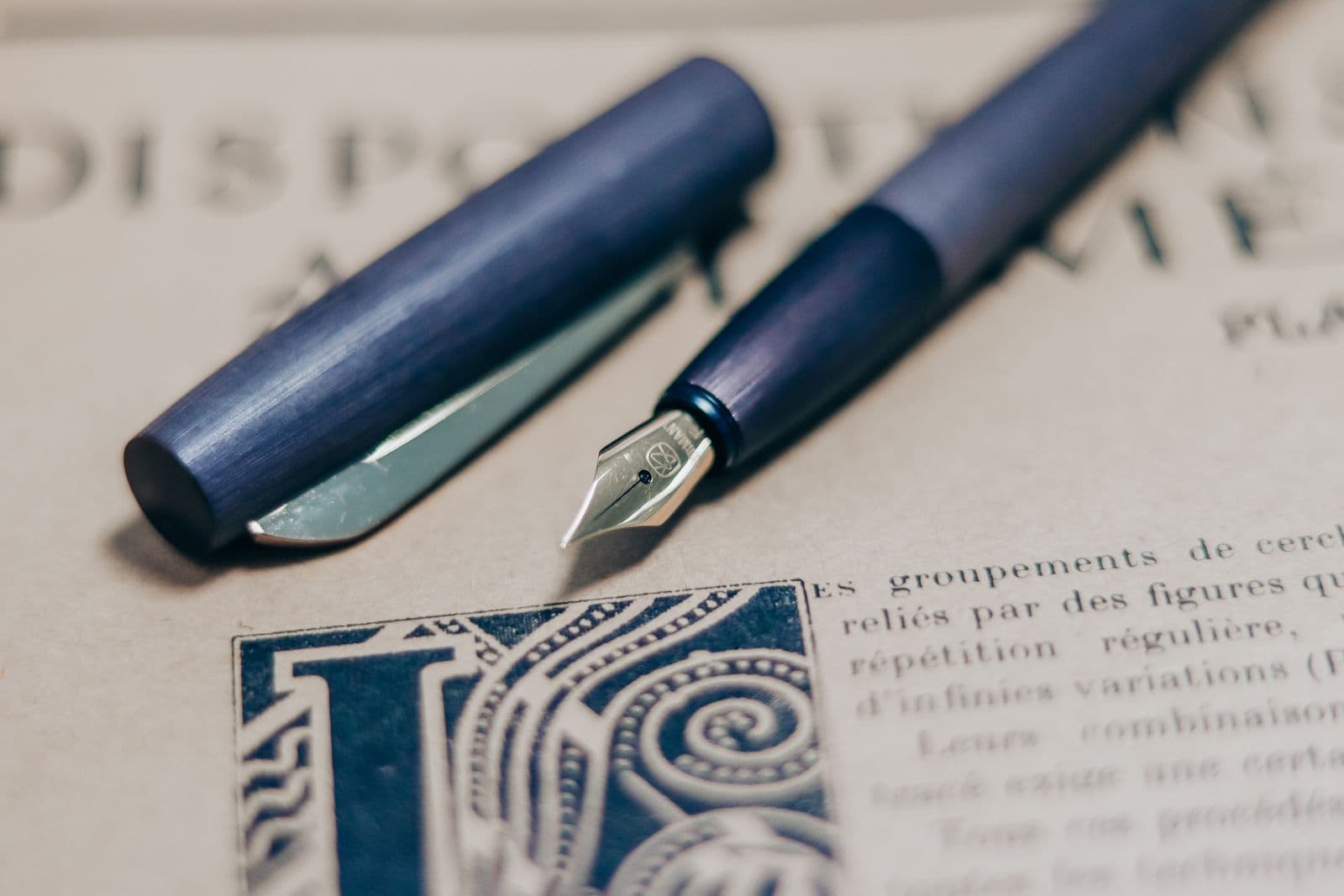 Photo : Thang Cao (Pexels) Plume et encre