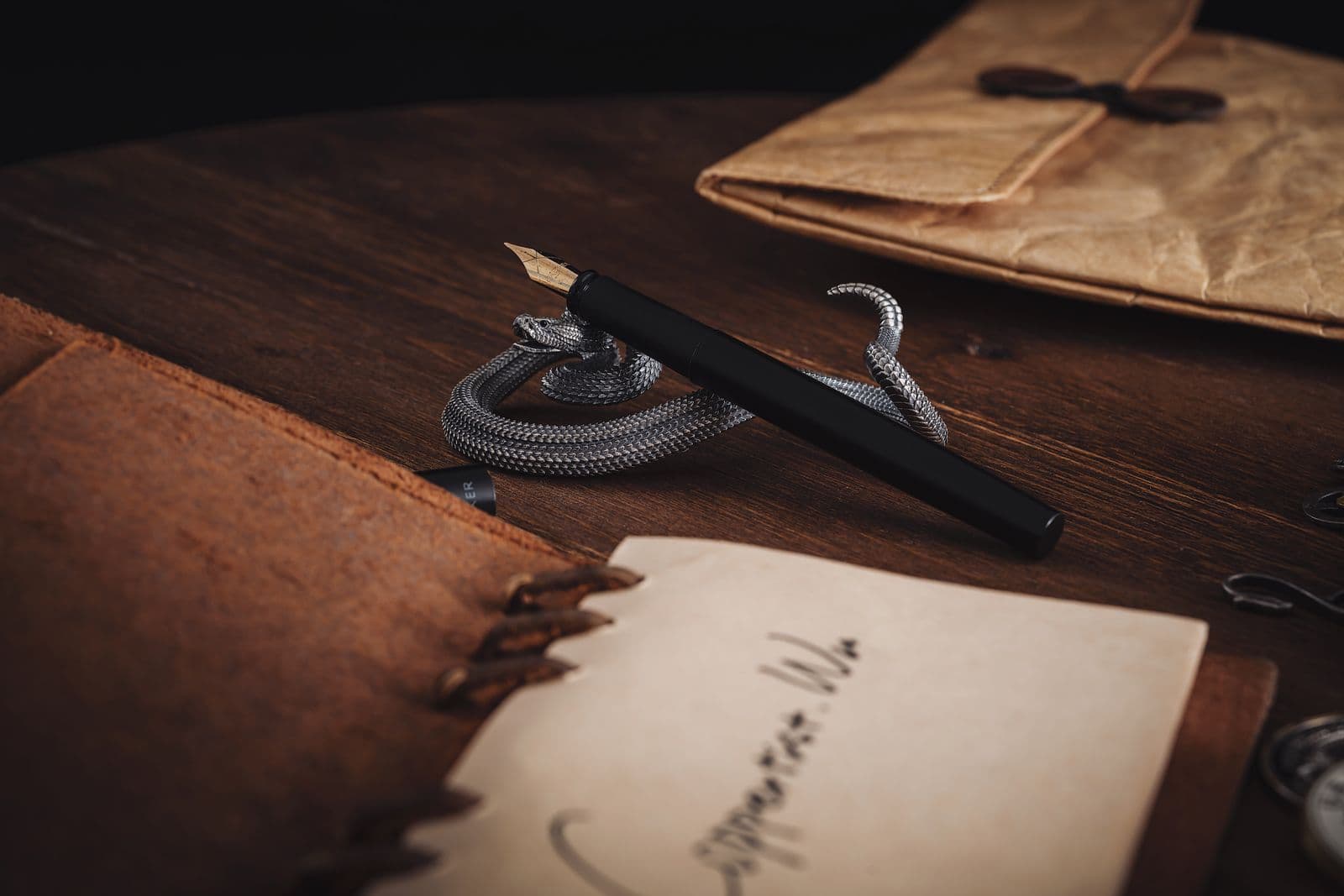 Photo : COPPERTIST WU (Pexels) Plume et encre