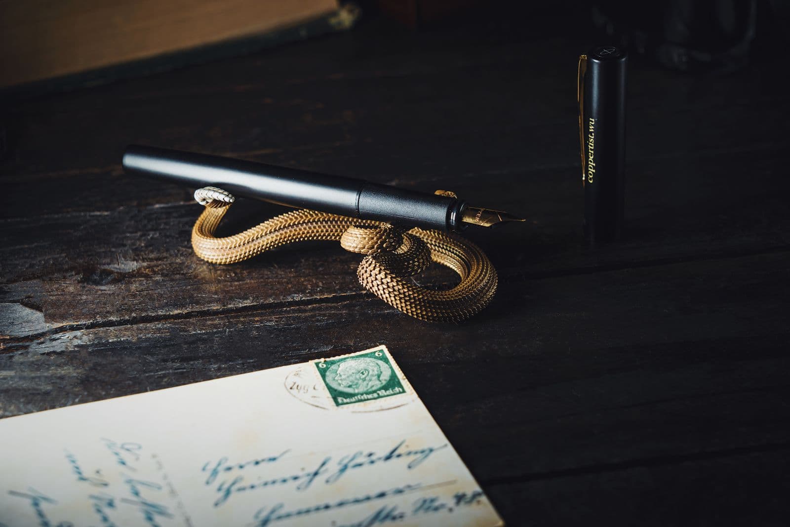 Photo : COPPERTIST WU (Pexels) Plume et encre