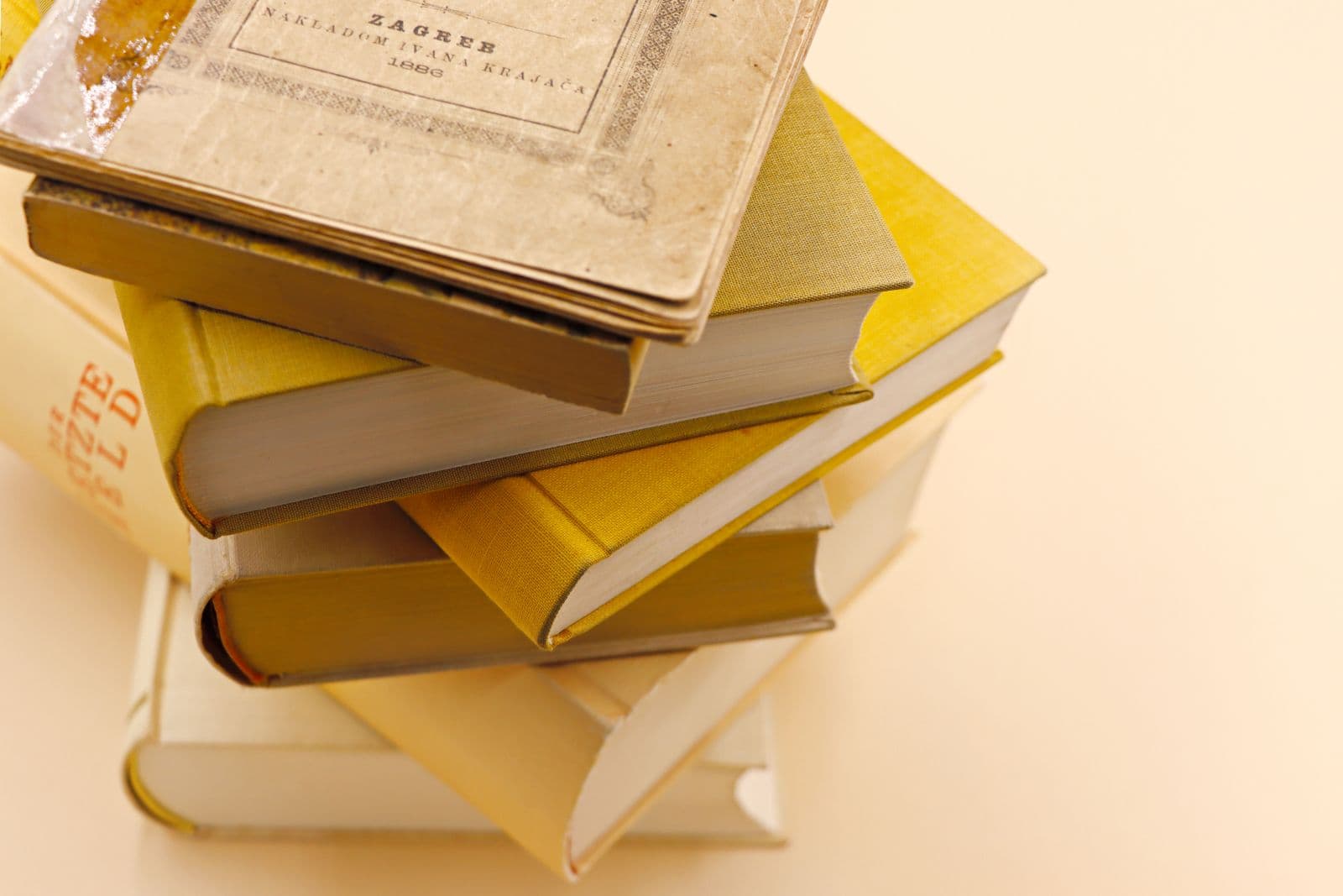Photo : Marta Branco (Pexels) Livres anciens